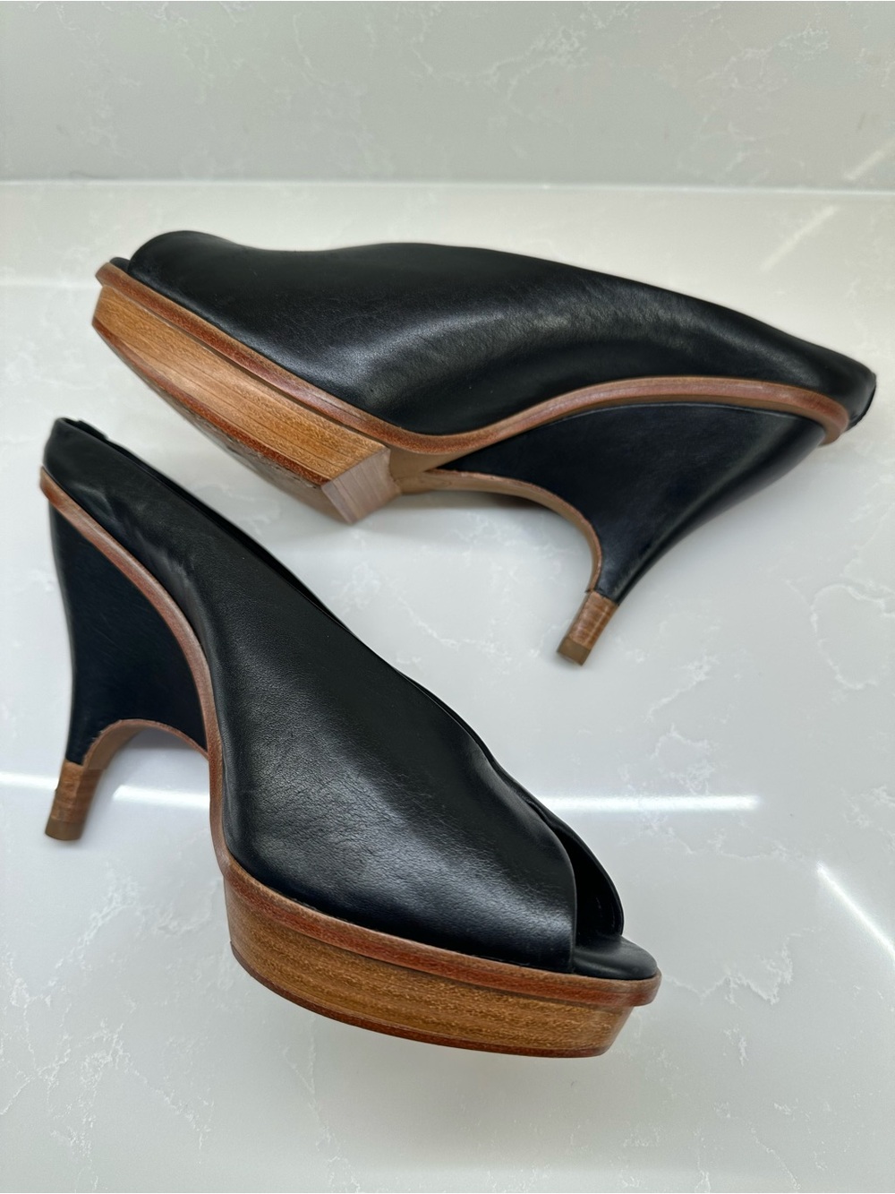 Leifsdottir Inga Black Leather Mules. Size: 40 Women’s